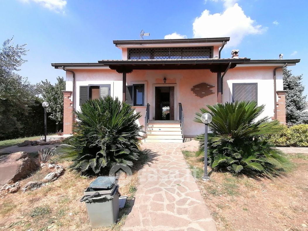 Villa in Vendita in Via Pratola Serra a Roma