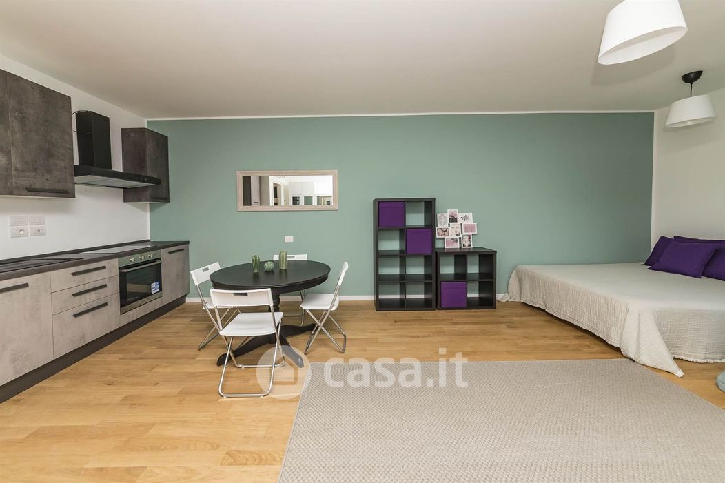 Appartamento in Affitto in Via Lodovico Montegani 14 a Milano