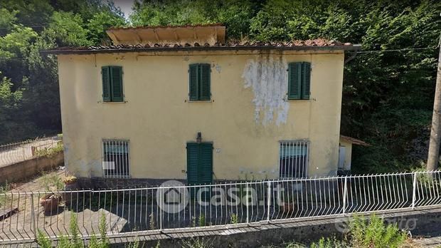Casa indipendente in Vendita in Via di Aquilea a Lucca