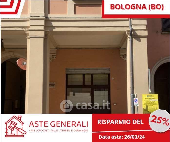Negozio/Locale commerciale in Vendita in Via Barberia 12 a Bologna