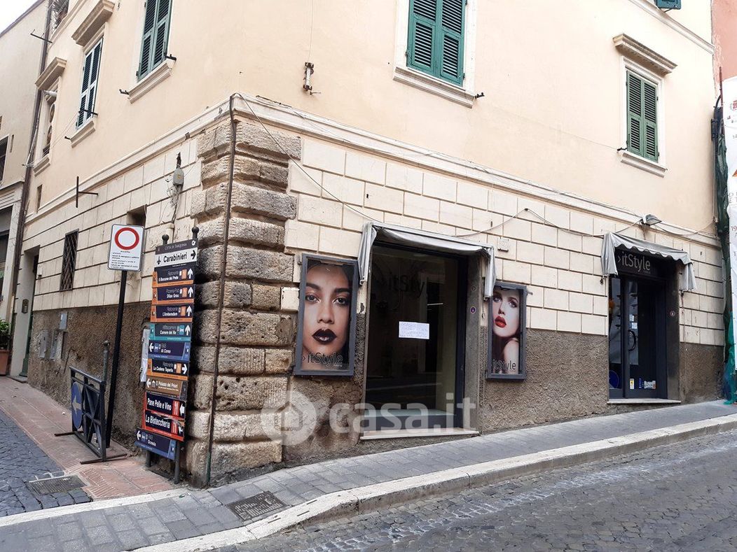 Negozio/Locale commerciale in Affitto in Corso Vittorio Emanuele a Tarquinia