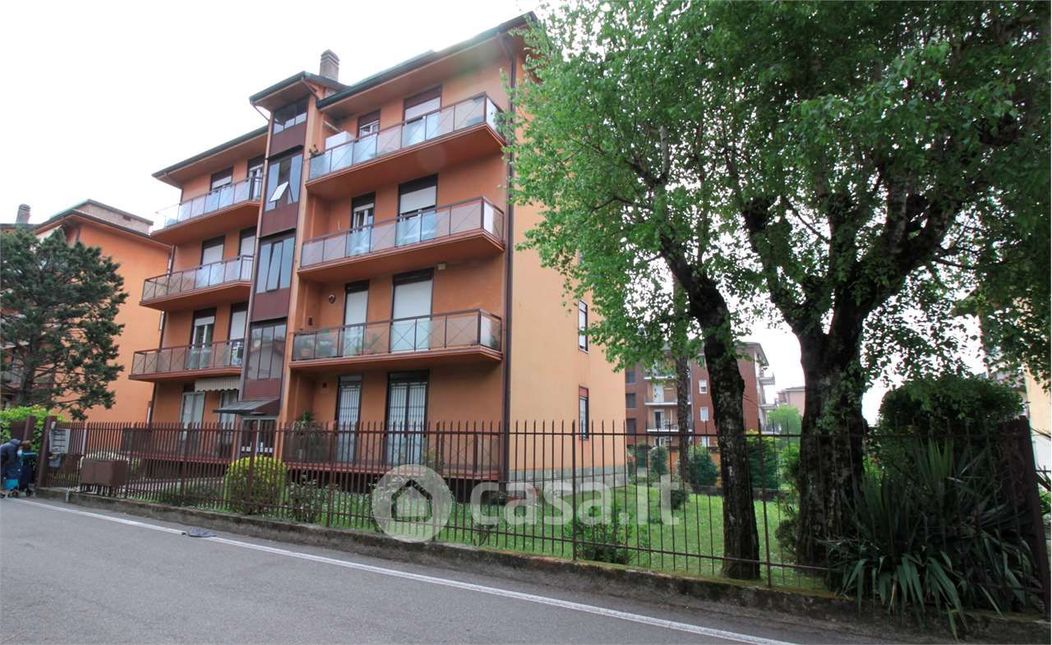 Appartamento in Vendita in Via Giuseppe Grilloni 12 a Como