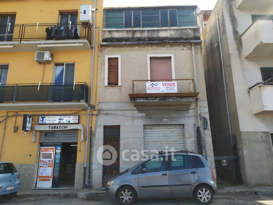 Casa indipendente in Vendita in Via Nazionale Archi 19 a Reggio Calabria