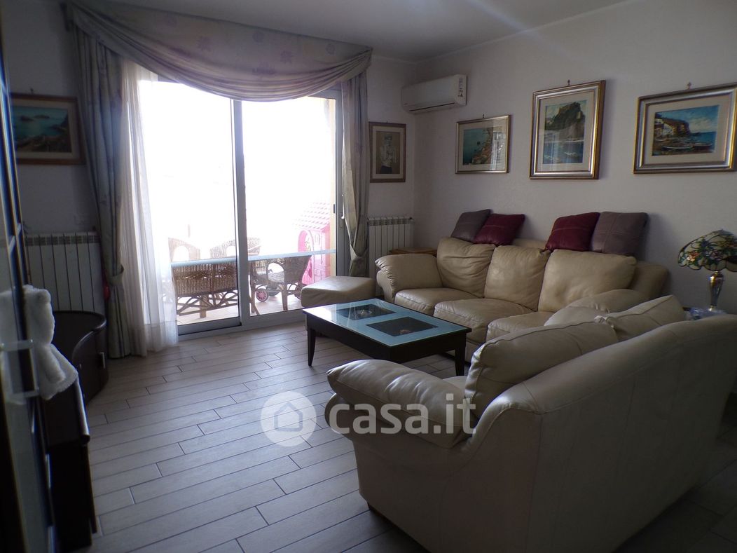 Appartamento in Vendita in Vicolo Giuseppe de Nava 14 a Reggio Calabria
