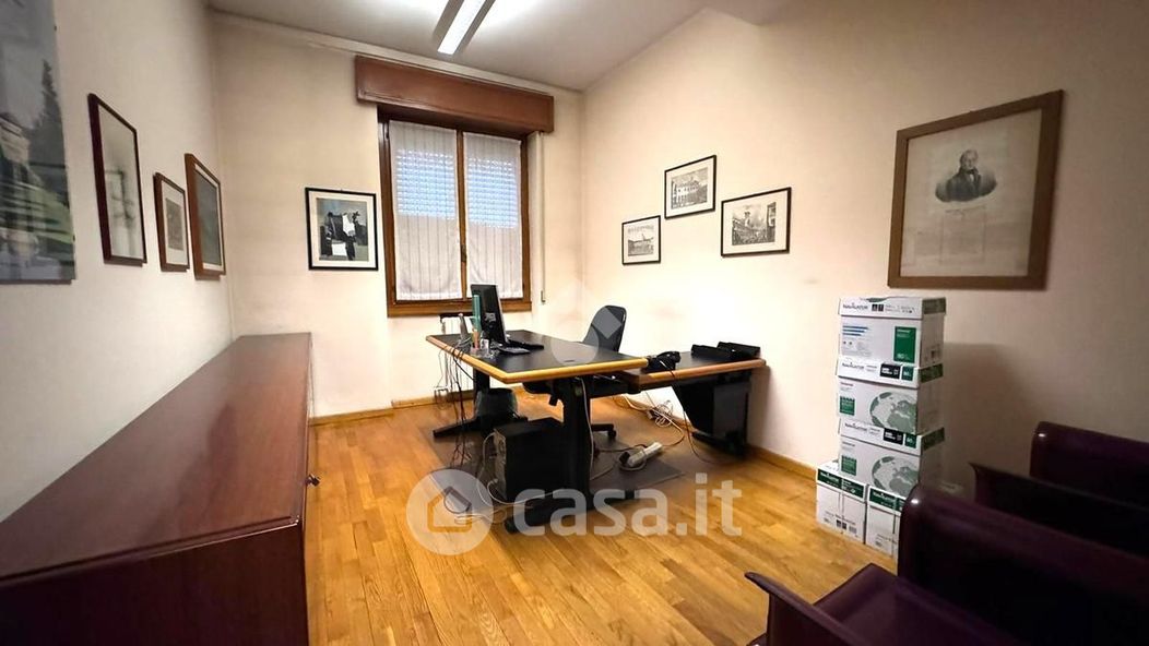 Ufficio in Vendita in Corso della Libertà a Cesano Maderno