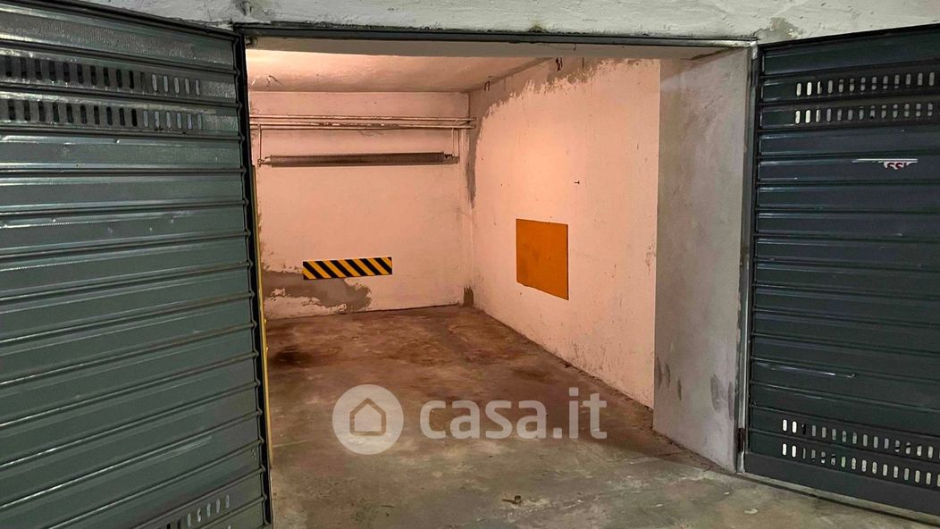 Garage/Posto auto in Affitto in Via Giacomo Franchi 5 a Pavia
