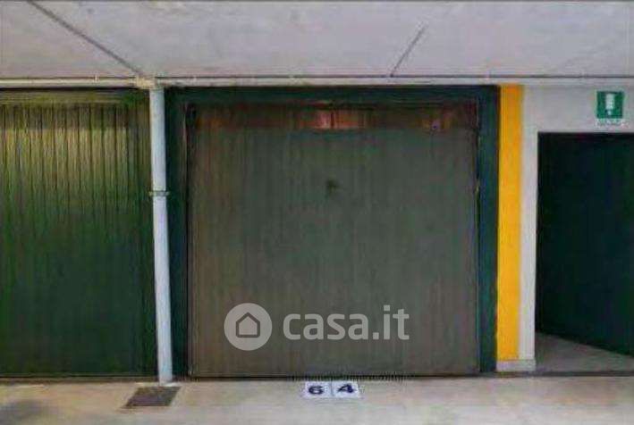 Garage/Posto auto in Vendita in Via Regina Margherita a Biassono