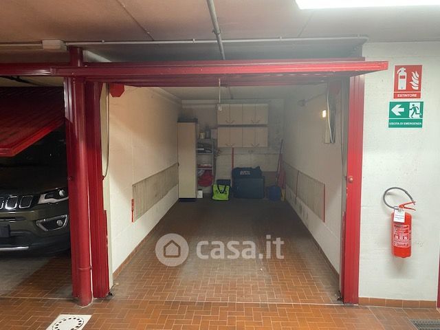 Garage/Posto auto in Vendita in Via Giuseppe Govone 34 a Milano