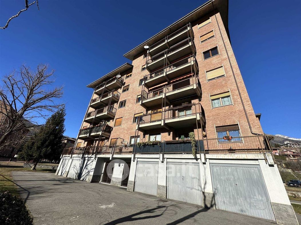 Appartamento in Vendita in Via Pasquettaz a Aosta