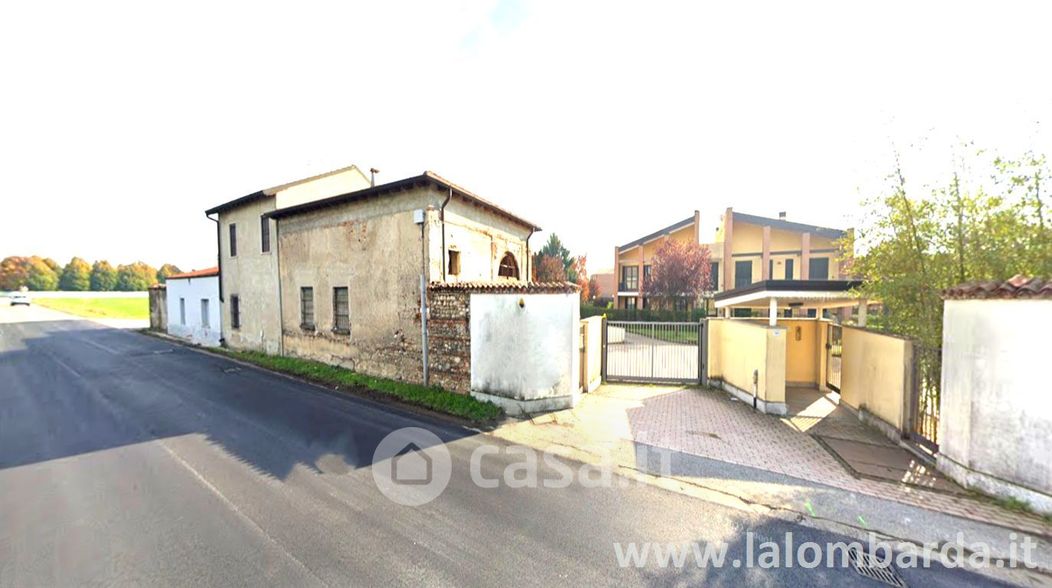 Garage/Posto auto in Vendita in Via Po 14 a Cernusco sul Naviglio