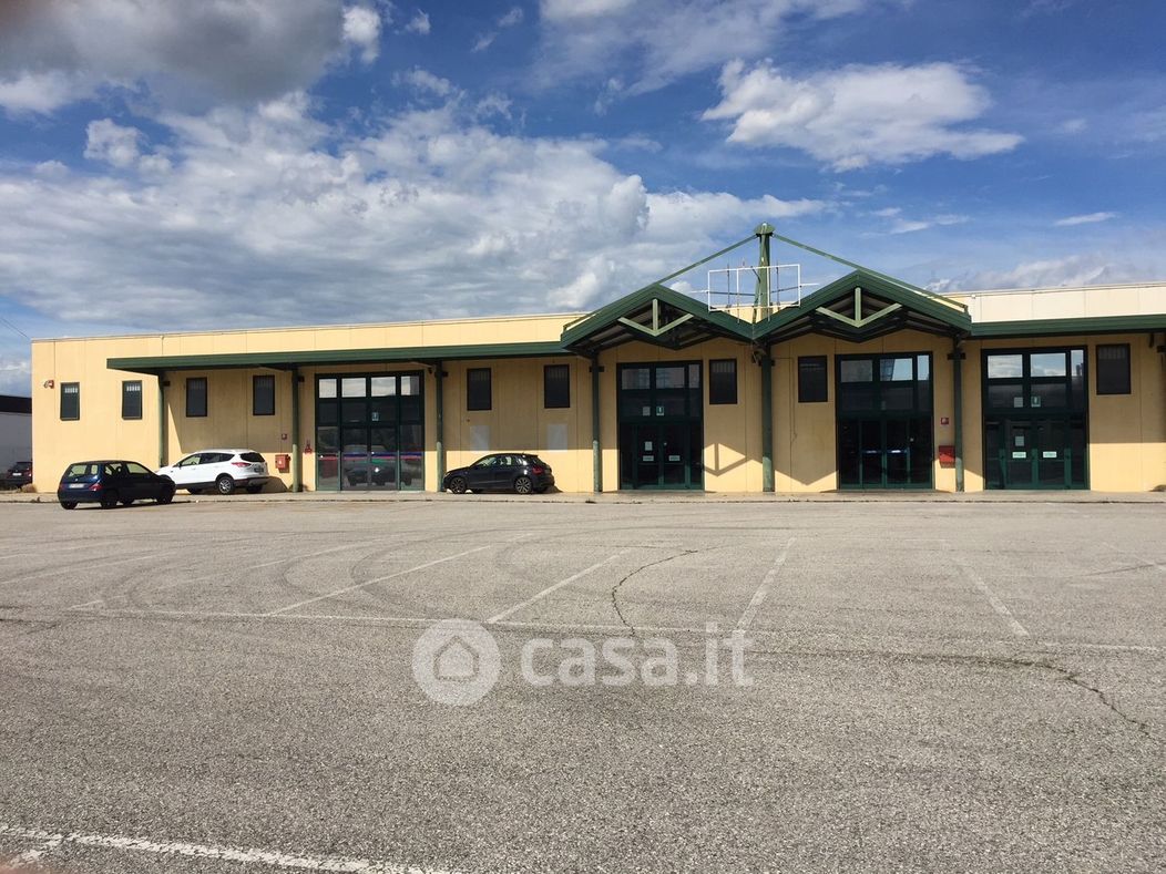 Negozio/Locale commerciale in Vendita in Via Castellana 100 a Treviso