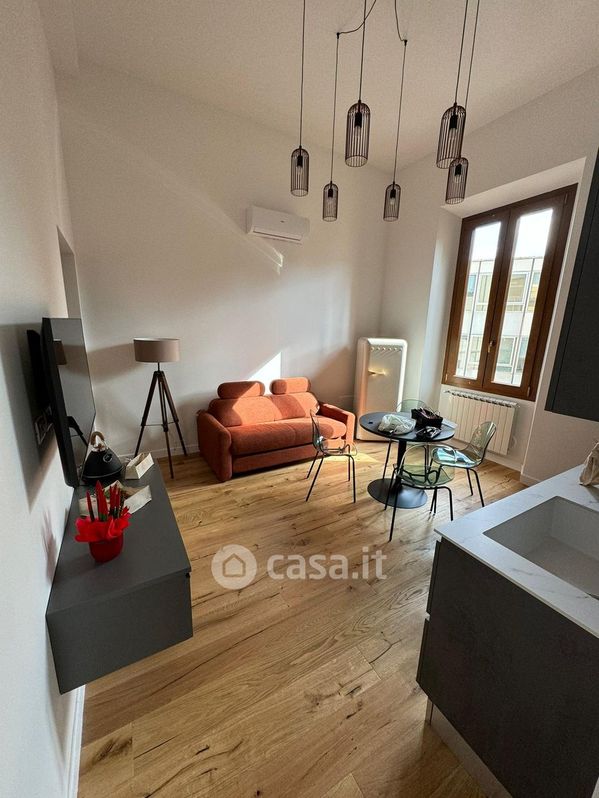 Appartamento in Vendita in Via Pasquale Villari a Firenze