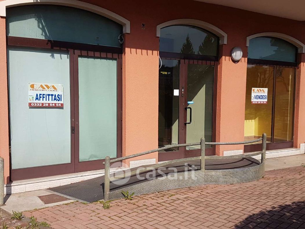 Negozio/Locale commerciale in Vendita in Via Pasubio 2 a Varese