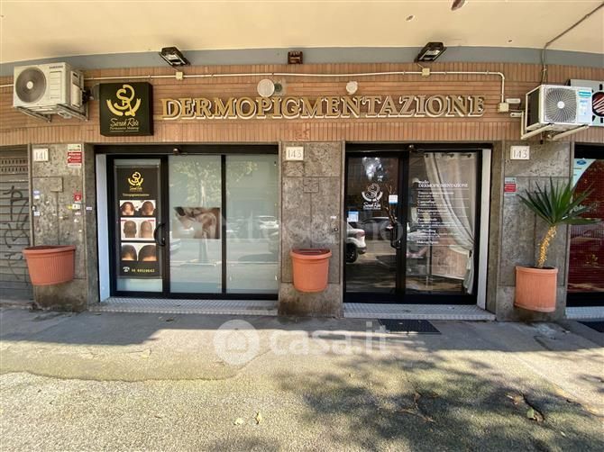 Negozio/Locale commerciale in Vendita in Via delle Aleutine a Roma