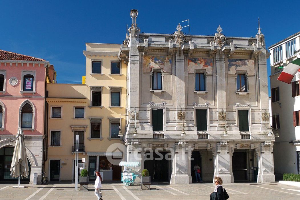 Palazzo in Vendita in Piazza Erminio Ferretto a Venezia