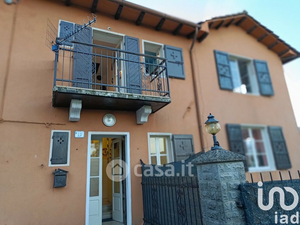 Villa in Vendita in SP13 2 a Corniglio