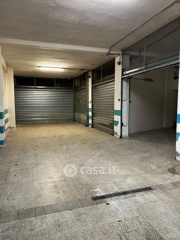 Garage/Posto auto in Vendita in Via Fratelli del Mastro a Salerno