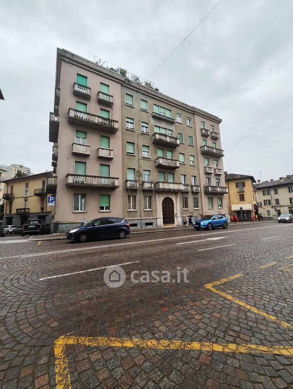 Appartamento in Affitto in Corso Cairoli 77 a Pavia