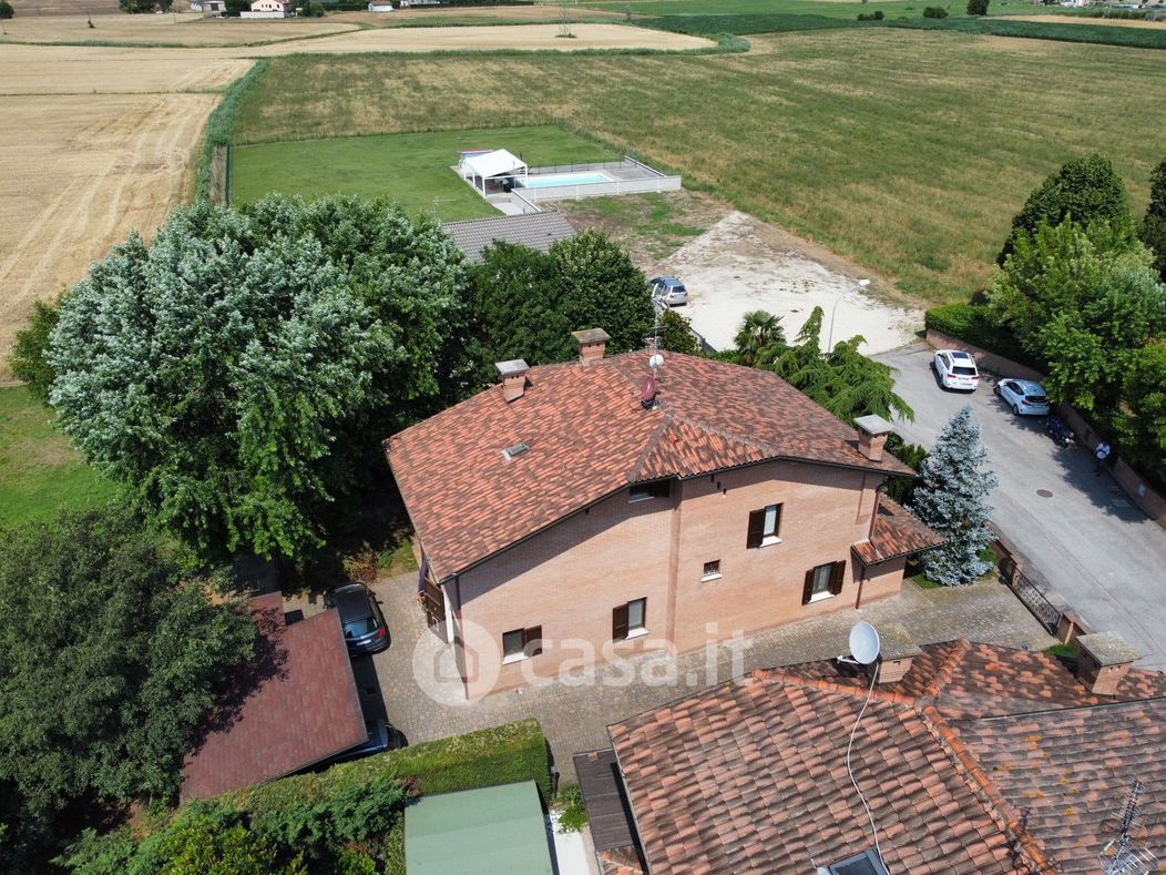 Villa in Vendita in Via Pontegradella a Ferrara