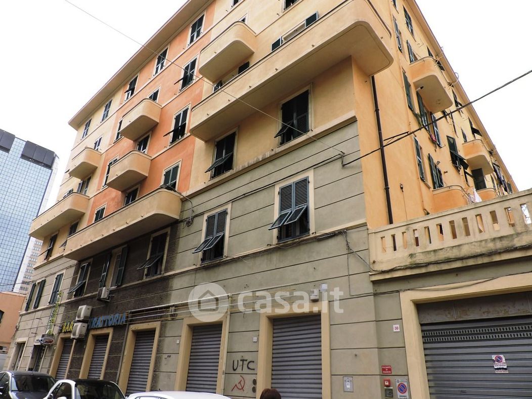 Appartamento in Vendita in Via Luigi Dottesio a Genova