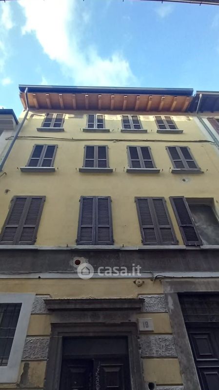 Casa indipendente in Vendita in Via Dante a Brescia