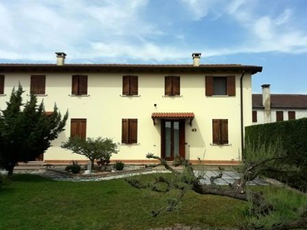 Casa Bi/Trifamiliare in Vendita in Via Belvedere 59 a Terrazzo