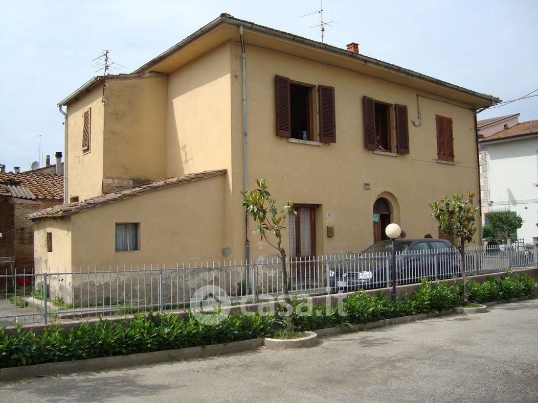 Villa in Vendita in Via Vittime del Duomo a San Miniato