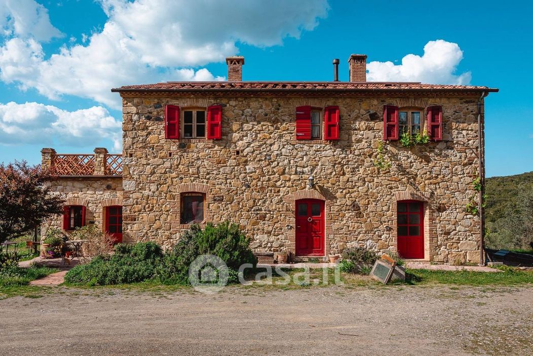Villa in Vendita in Via Aia Vecchia a Castellina Marittima