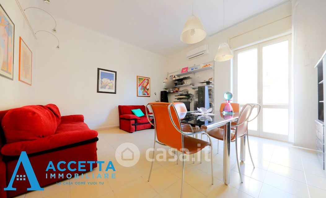 Appartamento in Vendita in Via Generale P. de Laclos 18 a Taranto