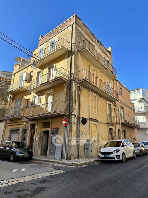 Casa indipendente in Vendita in Via Giovanni Pascoli 3 a Ragusa