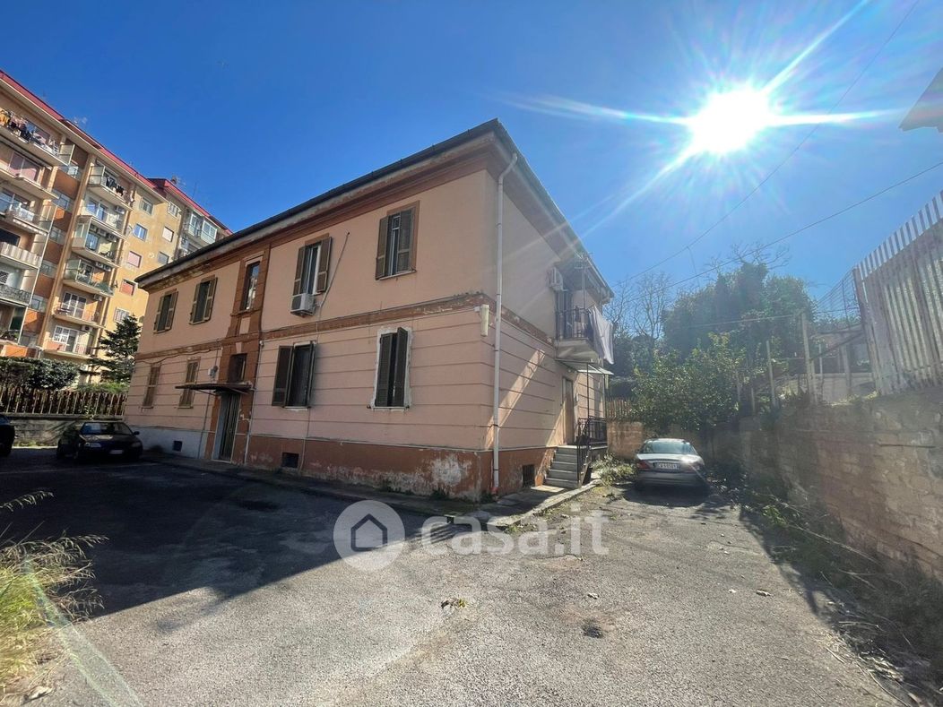 Appartamento in Vendita in Via Diocleziano 255 a Napoli