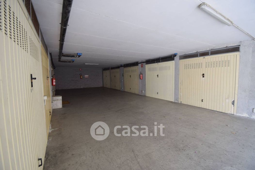 Garage/Posto auto in Vendita in Via Diano Castello a Diano Castello
