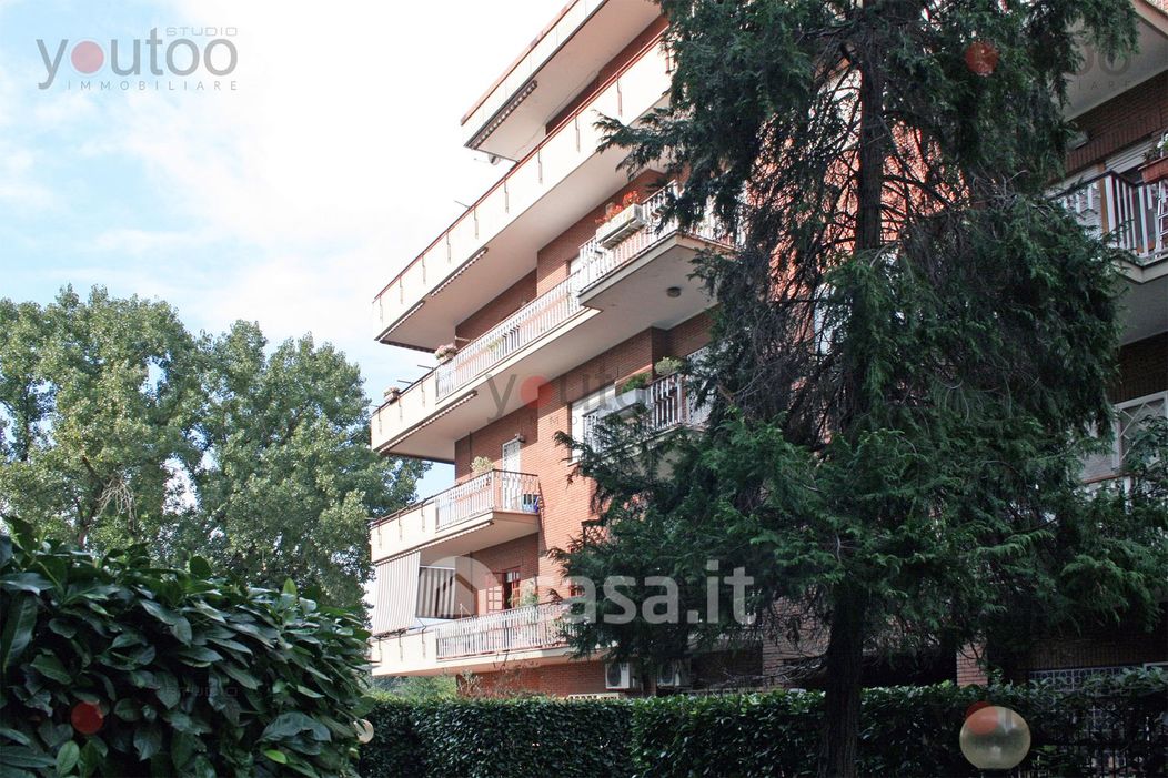 Appartamento in Affitto in Viale Luca Gaurico 283 a Roma