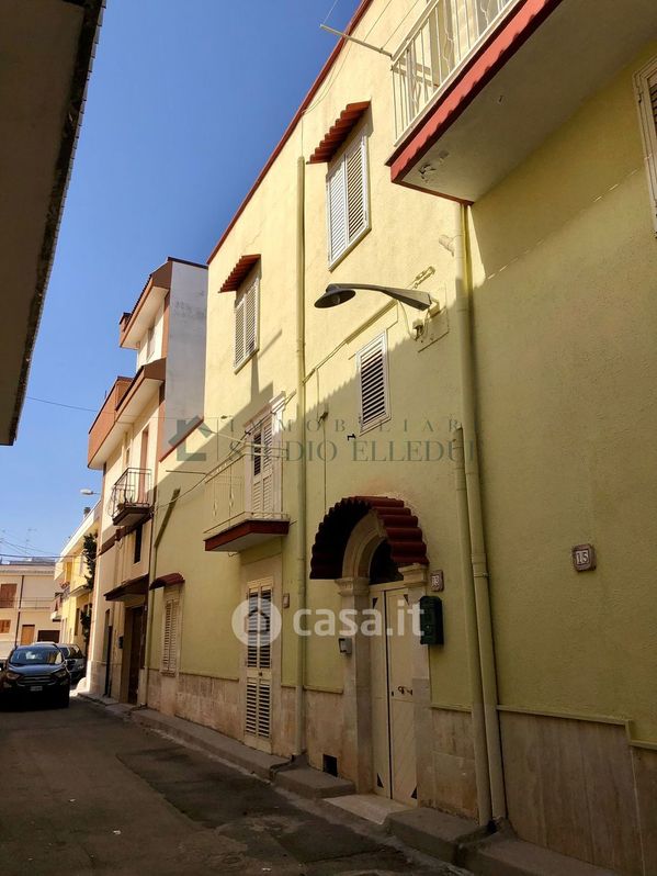 Casa indipendente in Vendita in Via Imbriani 11 a Sannicandro di Bari