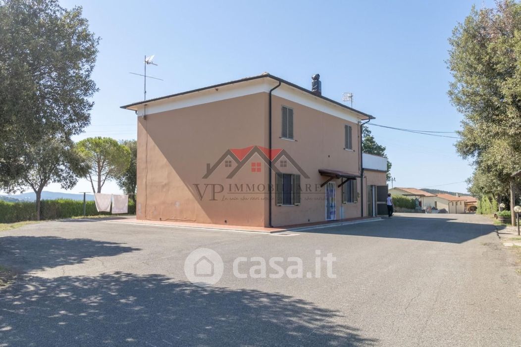 Casa Bi/Trifamiliare in Vendita in Via Castello a Pomarance