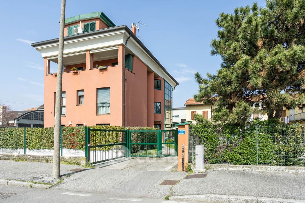Appartamento in Vendita in Via Bramante da Urbino 15 a Monza