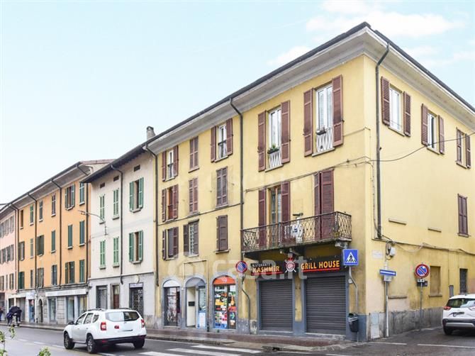 Appartamento in Vendita in Via Milano a Como