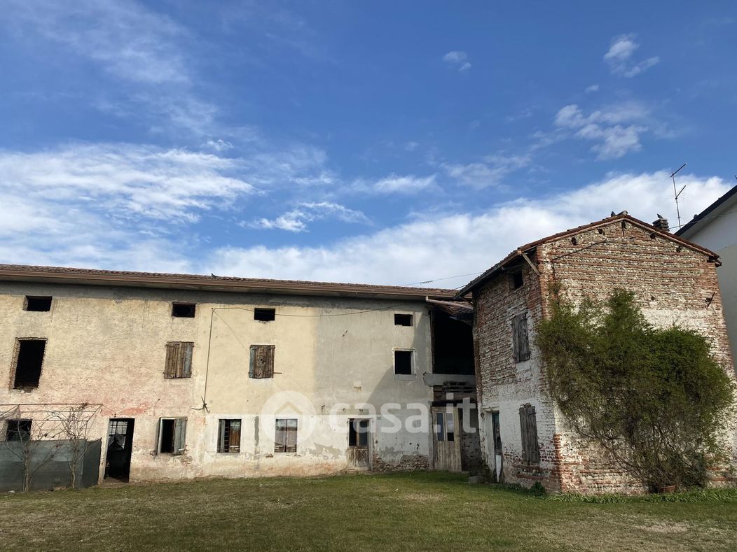 Rustico/Casale in Vendita in Via Iolanda a Tezze sul Brenta