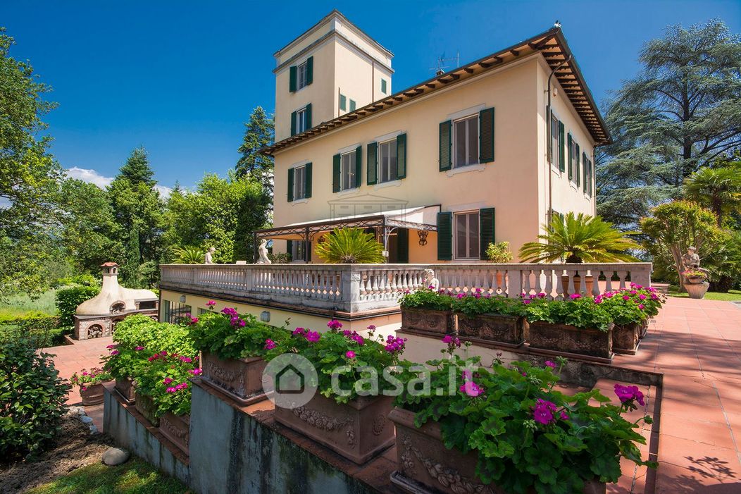 Villa in Vendita in Via dei Borelli 1031 a Lucca