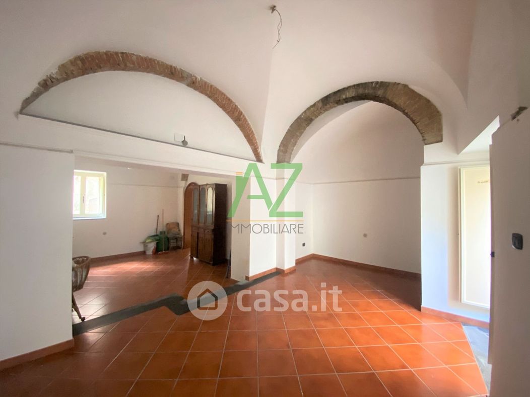 Casa Bi/Trifamiliare in Vendita in Via Duca di Bergamo 45 a Motta Sant'Anastasia