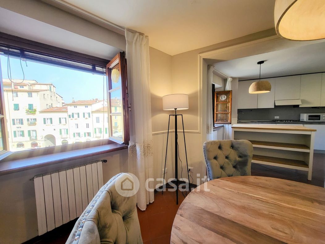Appartamento in Vendita in Piazza anfiteatro a Lucca