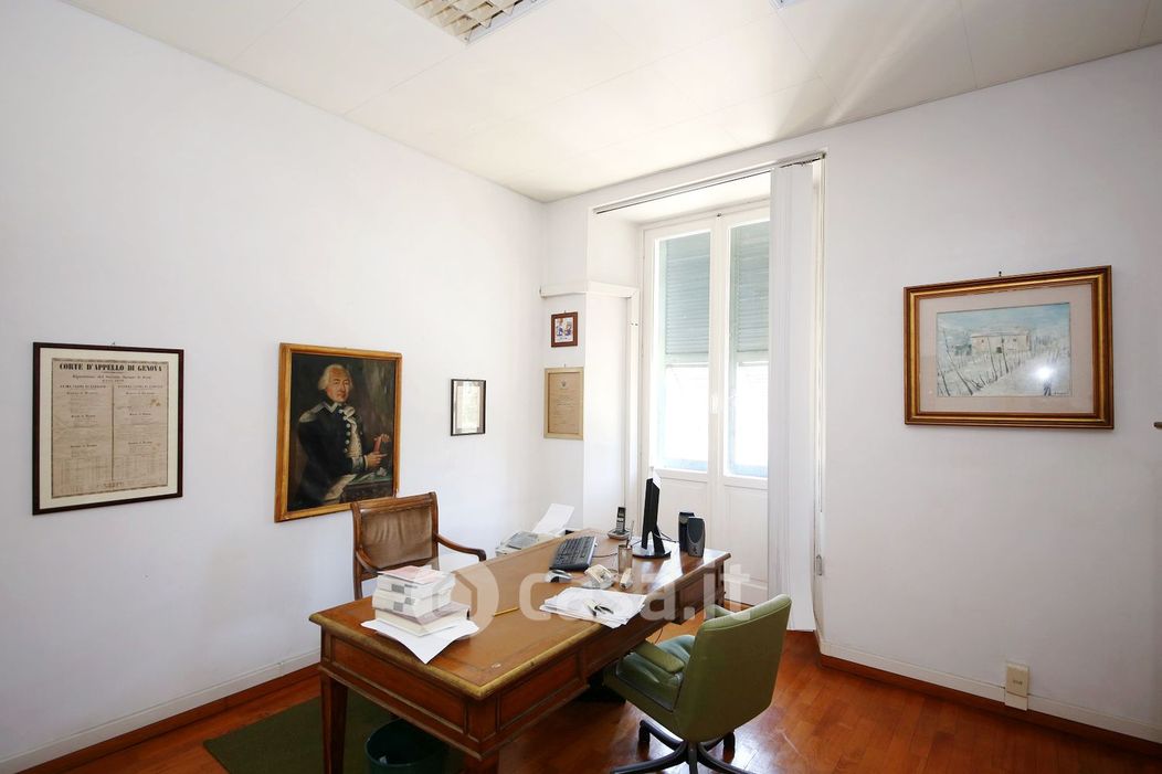 Ufficio in Vendita in Piazza Sisto IV a Savona