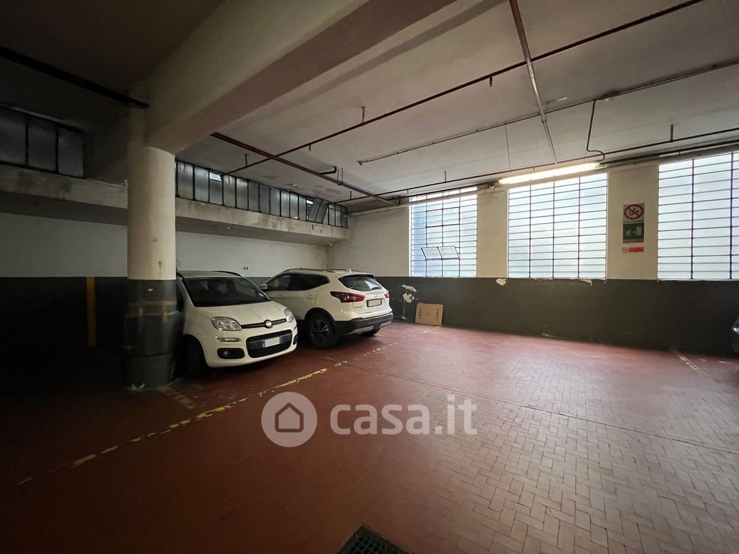 Garage/Posto auto in Vendita in Via Lazzaro Spallanzani 16 A a Torino