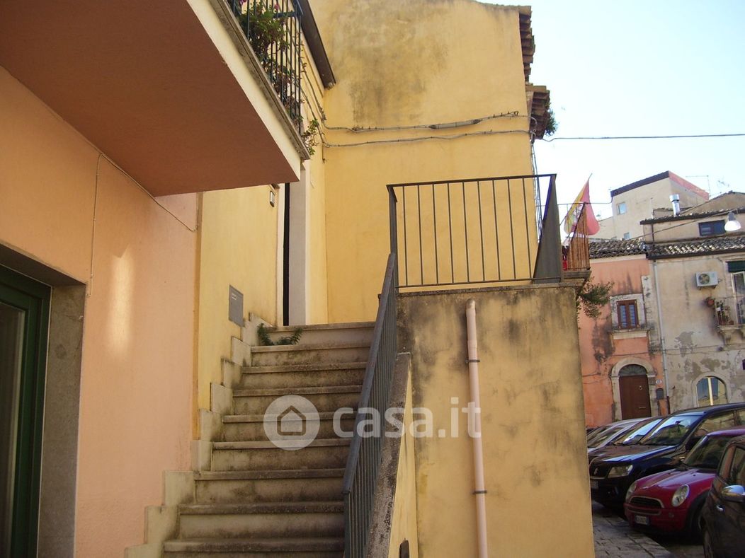 Casa indipendente in Vendita in Piazza CARMINE 10 a Ragusa