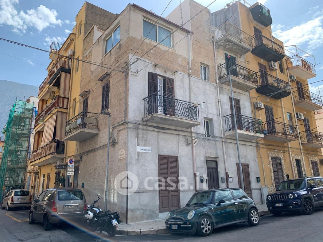 Appartamento in Vendita in Via dei Barcaioli 64 a Palermo