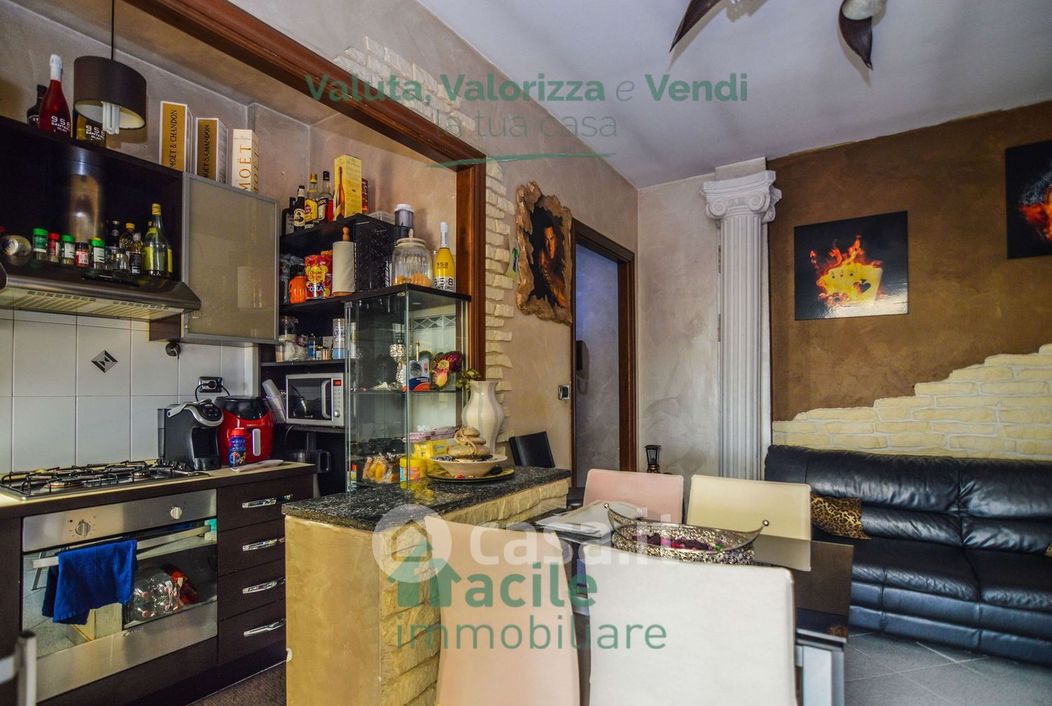 Appartamento in Vendita in Via Andrea Sansovino 270 a Torino