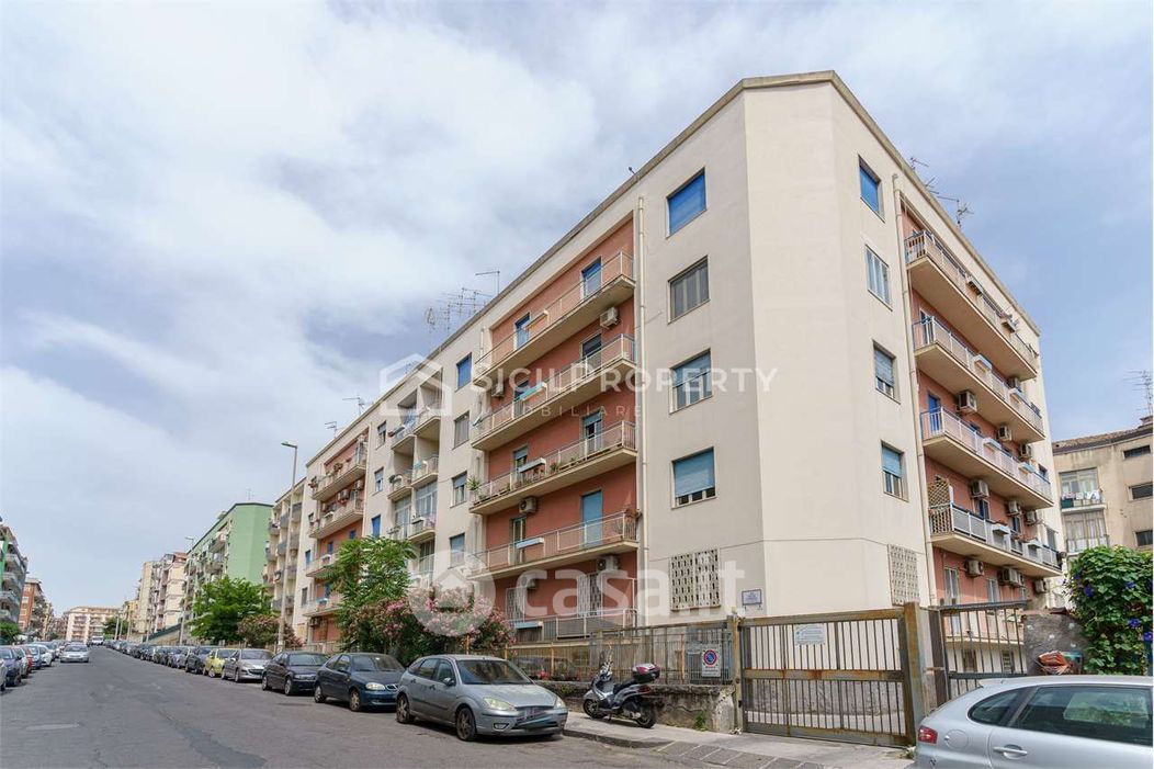 Appartamento in Vendita in Via Giosuè Carducci 8 B a Catania