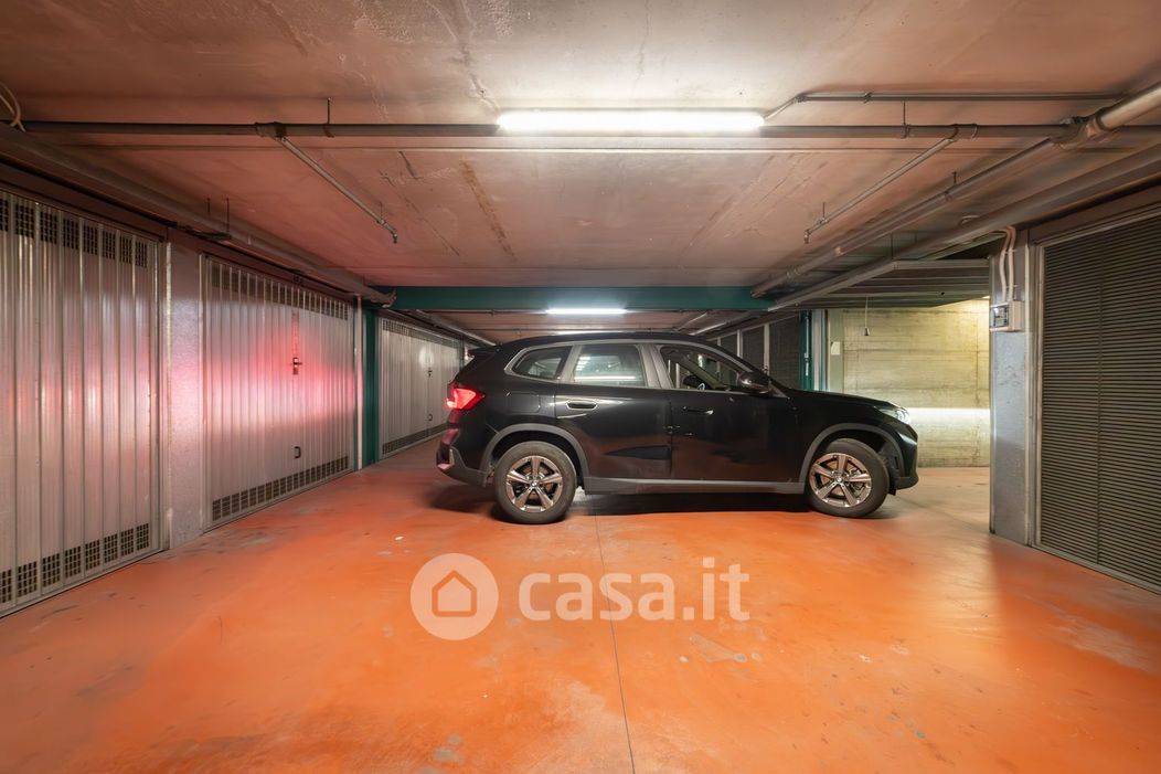 Garage/Posto auto in Vendita in Via Numa Pompilio 10 a Milano