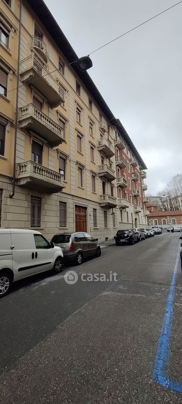 Appartamento in Vendita in Via Le Chiuse 99 a Torino