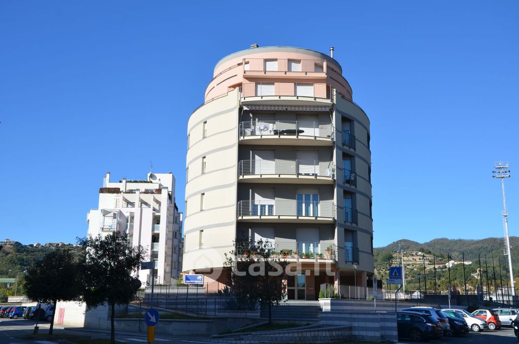 Appartamento in Vendita in Via Luigi Cadorna a Savona